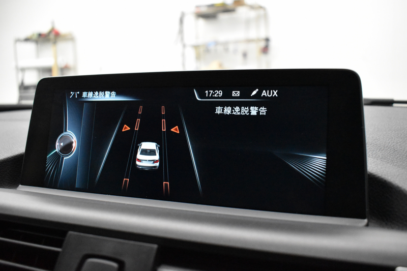 BMW 2シリーズ M235i 6速MT 直6ﾀｰﾎﾞ326馬力 18AW KW車高調 Fｶｰﾎﾞﾝﾘｯﾌﾟ ﾀｯﾁﾊﾟｯﾄﾞ式iﾄﾞﾗｲﾌﾞHDDﾅﾋﾞ ｱﾀﾞﾌﾟﾃｨﾌﾞMｻｽ 大型ﾌﾞﾚｰｷｼｽﾃﾑ 車線逸脱&歩行者警告 衝突軽減ﾌﾞﾚｰｷ ﾘﾔPDC Bｶﾒﾗ ﾄﾞﾗﾊﾟﾌｫ ｽﾏｰﾄｷｰ2年保証