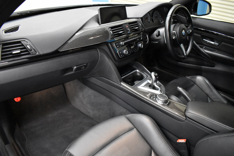 BMW Mシリーズ M4ｸｰﾍﾟ MDCT ｱﾀﾞﾌﾟﾃｨﾌﾞMｻｽﾍﾟﾝｼｮﾝ ﾋｰﾀｰ付黒革 ｶｰﾎﾞﾝR&ｲﾝﾃﾘｱ  HUD ｱﾀﾞﾌﾟﾃｨﾌﾞLEDﾍｯﾄﾞﾗｲﾄ 7速DCT ｵﾌﾟｼｮﾝ19AW 衝突軽減ﾌﾞﾚｰｷ 車線逸脱&歩行者警告 ﾌﾙｾｸﾞ 前後PDC Bｶﾒﾗ 2年保証