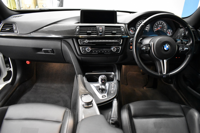 BMW Mシリーズ M4ｸｰﾍﾟ MDCT ｱﾀﾞﾌﾟﾃｨﾌﾞMｻｽﾍﾟﾝｼｮﾝ ﾋｰﾀｰ付黒革 ｶｰﾎﾞﾝR&ｲﾝﾃﾘｱ  HUD ｱﾀﾞﾌﾟﾃｨﾌﾞLEDﾍｯﾄﾞﾗｲﾄ 7速DCT ｵﾌﾟｼｮﾝ19AW 衝突軽減ﾌﾞﾚｰｷ 車線逸脱&歩行者警告 ﾌﾙｾｸﾞ 前後PDC Bｶﾒﾗ 2年保証