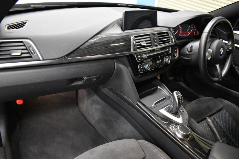 BMW 4シリーズ 420i ｸﾞﾗﾝｸｰﾍﾟ Mｽﾎﾟｰﾂ  LCI後期 追従ACC ﾍｷｻｺﾞﾅﾙLEDﾍｯﾄﾞﾗｲﾄ&ﾃｰﾙ ﾋｰﾀｰ付ｱﾙｶﾝﾀｰﾗ電動ｽﾎﾟｰﾂｼｰﾄ ﾀｯﾁﾊﾟﾈﾙ式iﾄﾞﾗｲﾌﾞHDDﾅﾋﾞ Bｶﾒﾗ 前後PDC ﾌﾙｾｸﾞ 車線変更&逸脱&歩行者警告 衝突軽減ﾌﾞﾚｰｷ ｳｯﾄﾞｲﾝﾃﾘｱ 18AW 電動Rｹﾞｰﾄ 2年保証