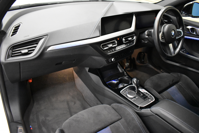 BMW 1シリーズ M135i xDrive ﾌﾙﾀｲﾑ4WD ﾃﾞﾋﾞｭｰP ｺﾝﾌｫｰﾄP ﾅﾋﾞｹﾞｰｼｮﾝP 可変ｻｽﾍﾟﾝｼｮﾝ Mｽﾎﾟｰﾂﾌﾞﾚｰｷ ACC Pｱｼｽﾄ BMWﾗｲﾌﾞｺｯｸﾋﾟｯﾄ ﾋｰﾀｰ付ｱﾙｶﾝﾀｰﾗｺﾝﾋﾞｽﾎﾟｰﾂｼｰﾄ ﾀｯﾁﾊﾟﾈﾙﾅﾋﾞ ｱｯﾌﾟﾙｶｰﾌﾟﾚｲ ﾍｷｻｺﾞﾅﾙLEDﾍｯﾄﾞﾗｲﾄ  2年保証