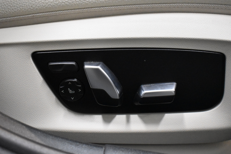 BMW 5シリーズ 530i Mｽﾎﾟｰﾂ ﾊｲﾗｲﾝP 新ﾃﾞｻﾞｲﾝ液晶ﾒｰﾀｰ  高出力ﾓﾃﾞﾙ  全席ﾋｰﾀｰ付黒白革 LEDﾍｯﾄﾞﾗｲﾄ 追従ACC 車線変更警告 ﾀｯﾁﾊﾟﾈﾙ対応iﾄﾞﾗｲﾌﾞHDDﾅﾋﾞﾌﾙｾｸﾞ 3Dﾋﾞｭｰ ｽﾃｱﾘﾝｸﾞｻﾎﾟｰﾄ Pｱｼｽﾄﾌﾟﾗｽ 電動ﾄﾗﾝｸ ｽﾏｰﾄｷｰ 2年保証