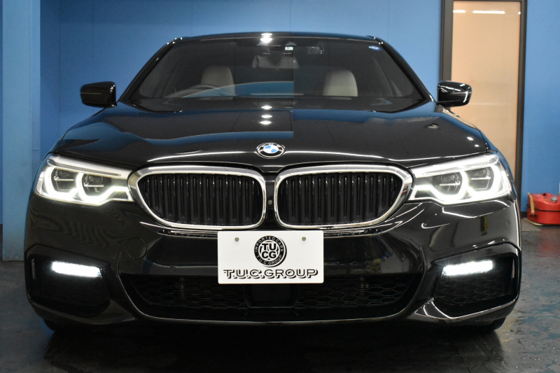 BMW 5シリーズ 530i Mｽﾎﾟｰﾂ ﾊｲﾗｲﾝP 新ﾃﾞｻﾞｲﾝ液晶ﾒｰﾀｰ  高出力ﾓﾃﾞﾙ  全席ﾋｰﾀｰ付黒白革 LEDﾍｯﾄﾞﾗｲﾄ 追従ACC 車線変更警告 ﾀｯﾁﾊﾟﾈﾙ対応iﾄﾞﾗｲﾌﾞHDDﾅﾋﾞﾌﾙｾｸﾞ 3Dﾋﾞｭｰ ｽﾃｱﾘﾝｸﾞｻﾎﾟｰﾄ Pｱｼｽﾄﾌﾟﾗｽ 電動ﾄﾗﾝｸ ｽﾏｰﾄｷｰ 2年保証