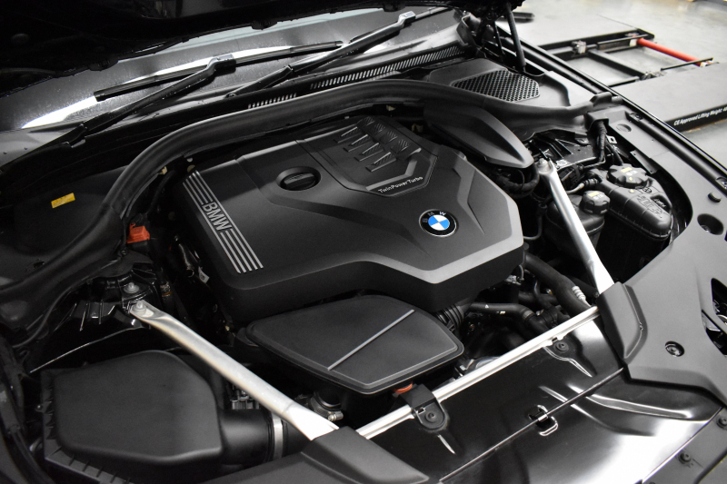 BMW 5シリーズ 530i Mｽﾎﾟｰﾂ ﾊｲﾗｲﾝP 新ﾃﾞｻﾞｲﾝ液晶ﾒｰﾀｰ  高出力ﾓﾃﾞﾙ  全席ﾋｰﾀｰ付黒白革 LEDﾍｯﾄﾞﾗｲﾄ 追従ACC 車線変更警告 ﾀｯﾁﾊﾟﾈﾙ対応iﾄﾞﾗｲﾌﾞHDDﾅﾋﾞﾌﾙｾｸﾞ 3Dﾋﾞｭｰ ｽﾃｱﾘﾝｸﾞｻﾎﾟｰﾄ Pｱｼｽﾄﾌﾟﾗｽ 電動ﾄﾗﾝｸ ｽﾏｰﾄｷｰ 2年保証