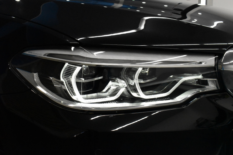 BMW 5シリーズ 530i Mｽﾎﾟｰﾂ ﾊｲﾗｲﾝP 新ﾃﾞｻﾞｲﾝ液晶ﾒｰﾀｰ  高出力ﾓﾃﾞﾙ  全席ﾋｰﾀｰ付黒白革 LEDﾍｯﾄﾞﾗｲﾄ 追従ACC 車線変更警告 ﾀｯﾁﾊﾟﾈﾙ対応iﾄﾞﾗｲﾌﾞHDDﾅﾋﾞﾌﾙｾｸﾞ 3Dﾋﾞｭｰ ｽﾃｱﾘﾝｸﾞｻﾎﾟｰﾄ Pｱｼｽﾄﾌﾟﾗｽ 電動ﾄﾗﾝｸ ｽﾏｰﾄｷｰ 2年保証