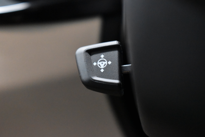 BMW 5シリーズ 530i Mｽﾎﾟｰﾂ ﾊｲﾗｲﾝP 新ﾃﾞｻﾞｲﾝ液晶ﾒｰﾀｰ  高出力ﾓﾃﾞﾙ  全席ﾋｰﾀｰ付黒白革 LEDﾍｯﾄﾞﾗｲﾄ 追従ACC 車線変更警告 ﾀｯﾁﾊﾟﾈﾙ対応iﾄﾞﾗｲﾌﾞHDDﾅﾋﾞﾌﾙｾｸﾞ 3Dﾋﾞｭｰ ｽﾃｱﾘﾝｸﾞｻﾎﾟｰﾄ Pｱｼｽﾄﾌﾟﾗｽ 電動ﾄﾗﾝｸ ｽﾏｰﾄｷｰ 2年保証