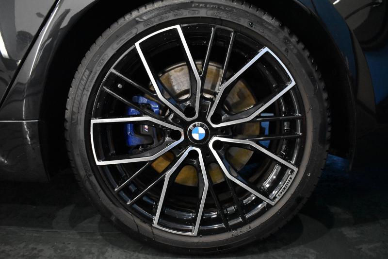 BMW 5シリーズ 530i Mｽﾎﾟｰﾂ ﾊｲﾗｲﾝP 新ﾃﾞｻﾞｲﾝ液晶ﾒｰﾀｰ  高出力ﾓﾃﾞﾙ  全席ﾋｰﾀｰ付黒白革 LEDﾍｯﾄﾞﾗｲﾄ 追従ACC 車線変更警告 ﾀｯﾁﾊﾟﾈﾙ対応iﾄﾞﾗｲﾌﾞHDDﾅﾋﾞﾌﾙｾｸﾞ 3Dﾋﾞｭｰ ｽﾃｱﾘﾝｸﾞｻﾎﾟｰﾄ Pｱｼｽﾄﾌﾟﾗｽ 電動ﾄﾗﾝｸ ｽﾏｰﾄｷｰ 2年保証