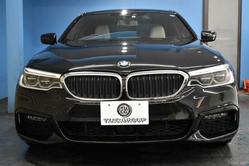 BMW 5シリーズ 530i Mｽﾎﾟｰﾂ ﾊｲﾗｲﾝP 新ﾃﾞｻﾞｲﾝ液晶ﾒｰﾀｰ  高出力ﾓﾃﾞﾙ  全席ﾋｰﾀｰ付黒白革 LEDﾍｯﾄﾞﾗｲﾄ 追従ACC 車線変更警告 ﾀｯﾁﾊﾟﾈﾙ対応iﾄﾞﾗｲﾌﾞHDDﾅﾋﾞﾌﾙｾｸﾞ 3Dﾋﾞｭｰ ｽﾃｱﾘﾝｸﾞｻﾎﾟｰﾄ Pｱｼｽﾄﾌﾟﾗｽ 電動ﾄﾗﾝｸ ｽﾏｰﾄｷｰ 2年保証