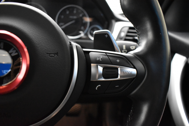 BMW 3シリーズ 320dﾂｰﾘﾝｸﾞ Mｽﾎﾟｰﾂ 追従ACC 車線逸脱&歩行者警告 衝突軽減ﾌﾞﾚｰｷ ｱﾙｶﾝﾀｰﾗ電動ｽﾎﾟｰﾂｼｰﾄ 18AW ﾀｯﾁﾊﾟｯﾄﾞ式iﾄﾞﾗｲﾌﾞHDDﾅﾋﾞ Bｶﾒﾗ ﾘｱPDC 電動Rｹﾞｰﾄ 2年保証