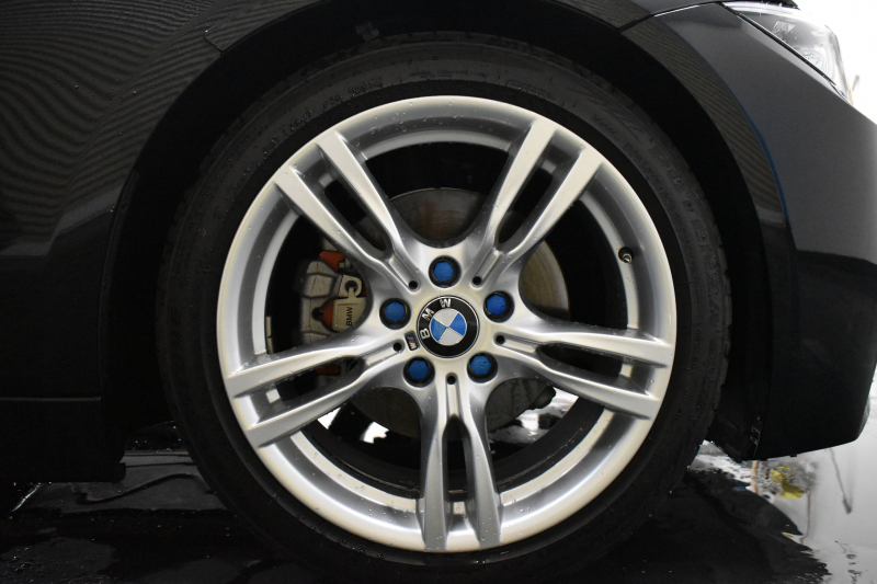 BMW 3シリーズ 320dﾂｰﾘﾝｸﾞ Mｽﾎﾟｰﾂ 追従ACC 車線逸脱&歩行者警告 衝突軽減ﾌﾞﾚｰｷ ｱﾙｶﾝﾀｰﾗ電動ｽﾎﾟｰﾂｼｰﾄ 18AW ﾀｯﾁﾊﾟｯﾄﾞ式iﾄﾞﾗｲﾌﾞHDDﾅﾋﾞ Bｶﾒﾗ ﾘｱPDC 電動Rｹﾞｰﾄ 2年保証