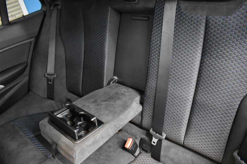 BMW 3シリーズ 320dﾂｰﾘﾝｸﾞ Mｽﾎﾟｰﾂ 追従ACC 車線逸脱&歩行者警告 衝突軽減ﾌﾞﾚｰｷ ｱﾙｶﾝﾀｰﾗ電動ｽﾎﾟｰﾂｼｰﾄ 18AW ﾀｯﾁﾊﾟｯﾄﾞ式iﾄﾞﾗｲﾌﾞHDDﾅﾋﾞ Bｶﾒﾗ ﾘｱPDC 電動Rｹﾞｰﾄ 2年保証