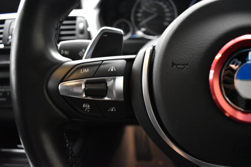 BMW 3シリーズ 320dﾂｰﾘﾝｸﾞ Mｽﾎﾟｰﾂ 追従ACC 車線逸脱&歩行者警告 衝突軽減ﾌﾞﾚｰｷ ｱﾙｶﾝﾀｰﾗ電動ｽﾎﾟｰﾂｼｰﾄ 18AW ﾀｯﾁﾊﾟｯﾄﾞ式iﾄﾞﾗｲﾌﾞHDDﾅﾋﾞ Bｶﾒﾗ ﾘｱPDC 電動Rｹﾞｰﾄ 2年保証