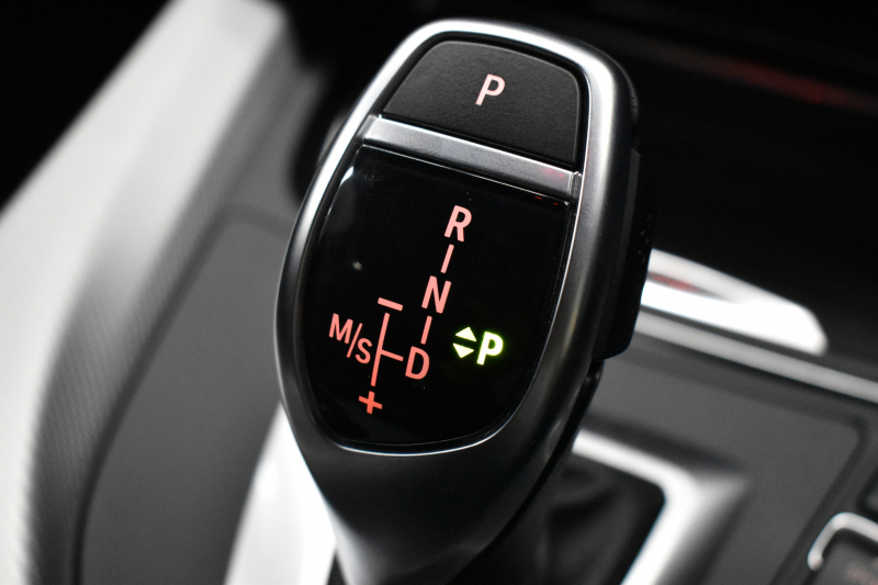 BMW 3シリーズ 320dﾂｰﾘﾝｸﾞ Mｽﾎﾟｰﾂ 追従ACC 車線逸脱&歩行者警告 衝突軽減ﾌﾞﾚｰｷ ｱﾙｶﾝﾀｰﾗ電動ｽﾎﾟｰﾂｼｰﾄ 18AW ﾀｯﾁﾊﾟｯﾄﾞ式iﾄﾞﾗｲﾌﾞHDDﾅﾋﾞ Bｶﾒﾗ ﾘｱPDC 電動Rｹﾞｰﾄ 2年保証