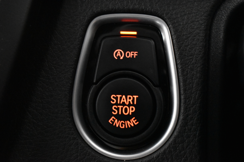 BMW 3シリーズ 320dﾂｰﾘﾝｸﾞ Mｽﾎﾟｰﾂ 追従ACC 車線逸脱&歩行者警告 衝突軽減ﾌﾞﾚｰｷ ｱﾙｶﾝﾀｰﾗ電動ｽﾎﾟｰﾂｼｰﾄ 18AW ﾀｯﾁﾊﾟｯﾄﾞ式iﾄﾞﾗｲﾌﾞHDDﾅﾋﾞ Bｶﾒﾗ ﾘｱPDC 電動Rｹﾞｰﾄ 2年保証