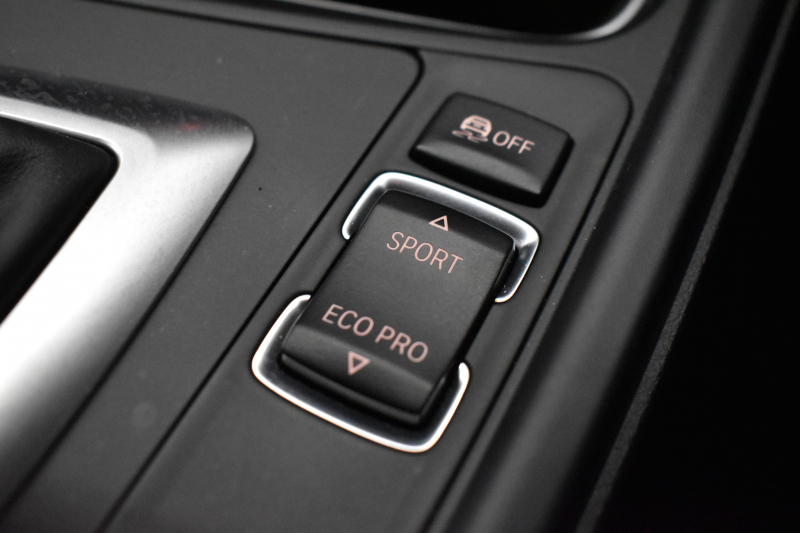 BMW 3シリーズ 320dﾂｰﾘﾝｸﾞ Mｽﾎﾟｰﾂ 追従ACC 車線逸脱&歩行者警告 衝突軽減ﾌﾞﾚｰｷ ｱﾙｶﾝﾀｰﾗ電動ｽﾎﾟｰﾂｼｰﾄ 18AW ﾀｯﾁﾊﾟｯﾄﾞ式iﾄﾞﾗｲﾌﾞHDDﾅﾋﾞ Bｶﾒﾗ ﾘｱPDC 電動Rｹﾞｰﾄ 2年保証