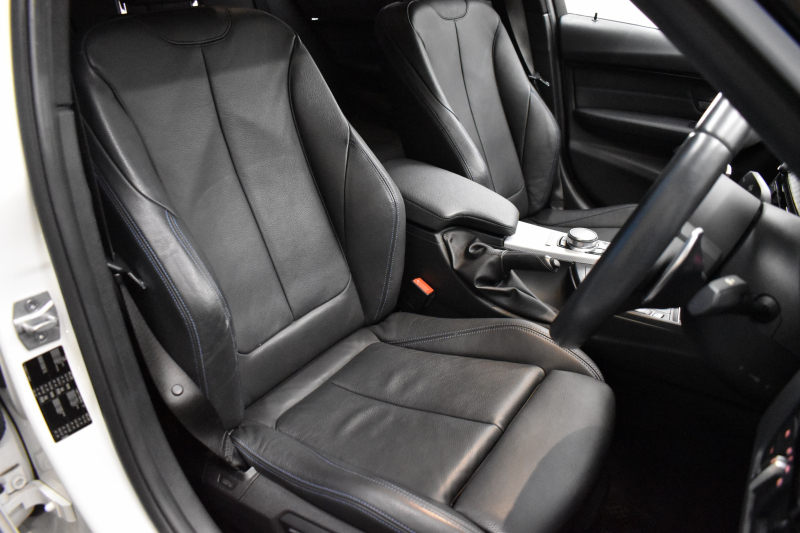 BMW 3シリーズ 320d Mｽﾎﾟｰﾂｴﾃﾞｨｼｮﾝｼｬﾄﾞｰ LCI後期限定8Cｴﾝｼﾞﾝ ﾋｰﾀｰ付黒革 専用ﾀﾞｰｸLEDﾍｯﾄﾞﾗｲﾄ&ﾃｰﾙ 液晶ﾒｰﾀｰ 追従ACC ﾀｯﾁﾊﾟﾈﾙHDDﾅﾋﾞ 車線変更&逸脱&歩行者警告 衝突軽減ﾌﾞﾚｰｷ  19AW  前後PDC Bｶﾒﾗ  2年保証