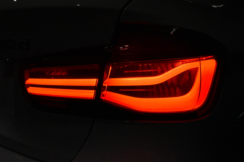 BMW 3シリーズ 320d Mｽﾎﾟｰﾂｴﾃﾞｨｼｮﾝｼｬﾄﾞｰ LCI後期限定8Cｴﾝｼﾞﾝ ﾋｰﾀｰ付黒革 専用ﾀﾞｰｸLEDﾍｯﾄﾞﾗｲﾄ&ﾃｰﾙ 液晶ﾒｰﾀｰ 追従ACC ﾀｯﾁﾊﾟﾈﾙHDDﾅﾋﾞ 車線変更&逸脱&歩行者警告 衝突軽減ﾌﾞﾚｰｷ  19AW  前後PDC Bｶﾒﾗ  2年保証