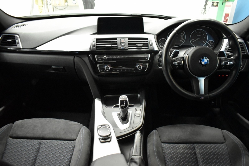 BMW 3シリーズ 320d Mｽﾎﾟｰﾂ LCI後期 ｱﾄﾞﾊﾞﾝｽﾄﾞｱｸﾃｨﾌﾞｾｰﾌﾃｨP LEDﾍｯﾄﾞﾗｲﾄ&ﾃｰﾙﾗｲﾄ 追従ACC HUD 車線変更&逸脱&歩行者警告 衝突軽減ﾌﾞﾚｰｷ ﾀｯﾁﾊﾟｯﾄﾞ式iﾄﾞﾗｲﾌﾞHDDﾅﾋﾞ Bｶﾒﾗ ﾘｱPDC ﾄﾞﾗﾊﾟﾌｫ ｽﾏｰﾄｷｰ 2年保証