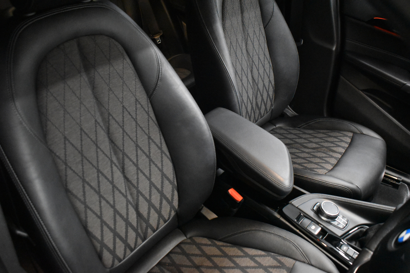 BMW X1 Xdrive18d Xﾗｲﾝ  中期 4WD  ｱﾄﾞﾊﾞﾝｽﾄﾞｱｸﾃｨﾌﾞｾｰﾌﾃｨP 追従ACC NEWﾃﾞｻﾞｲﾝﾒｰﾀｰ&Fｼｰﾄ ﾌﾙｾｸﾞTVﾁｭｰﾅｰ HUD ﾋｰﾀｰ付ﾊｰﾌ革 ﾀｯﾁﾊﾟﾈﾙﾅﾋﾞ Bｶﾒ Pｱｼｽﾄ 前後PDC LEDﾍｯﾄﾞﾗｲﾄ 衝突軽減 車線逸脱&歩行者警告 電動Rｹﾞｰﾄ  Bluetoothｵｰﾃﾞｨｵ 2年保証