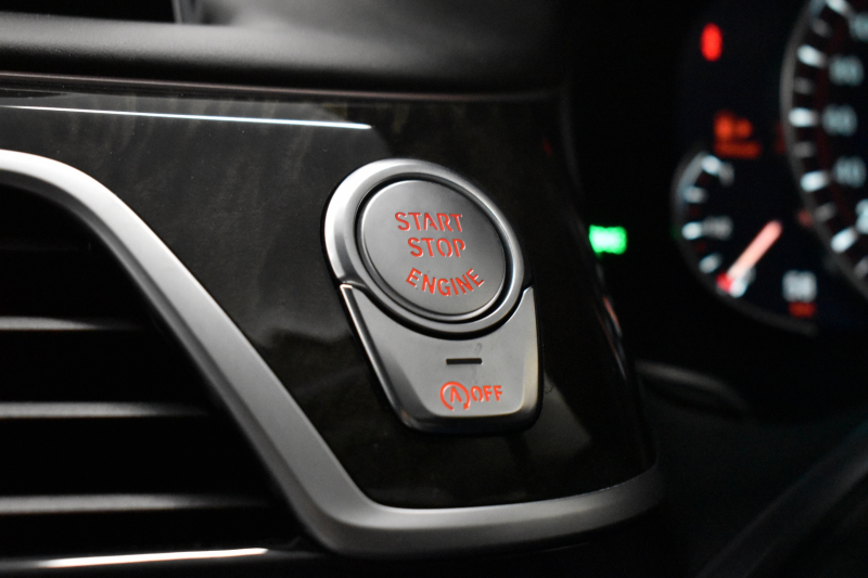 BMW 7シリーズ 740d XDrive ｴｸﾞｾﾞｸﾃｨﾌﾞ ｻﾝﾙｰﾌ BMWﾚｰｻﾞｰLED 4WD ﾘﾓｰﾄP 前席ﾏｯｻｰｼﾞ＆ﾍﾞﾝﾁﾚｰｼｮﾝ 全席ﾋｰﾀｰ付黒革 ACC HUD ﾊｰﾏﾝｶｰﾄﾞﾝ  ｼﾞｪｽﾁｬｰｺﾝﾄﾛｰﾙ対応ﾀｯﾁﾊﾟﾈﾙﾅﾋﾞ3Dﾋﾞｭｰ LCW 液晶ﾒｰﾀｰ 19AW 電動ﾄﾗﾝｸ 2年保証