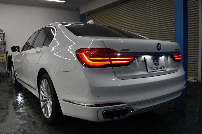 BMW 7シリーズ 740d XDrive ｴｸﾞｾﾞｸﾃｨﾌﾞ ｻﾝﾙｰﾌ BMWﾚｰｻﾞｰLED 4WD ﾘﾓｰﾄP 前席ﾏｯｻｰｼﾞ＆ﾍﾞﾝﾁﾚｰｼｮﾝ 全席ﾋｰﾀｰ付黒革 ACC HUD ﾊｰﾏﾝｶｰﾄﾞﾝ  ｼﾞｪｽﾁｬｰｺﾝﾄﾛｰﾙ対応ﾀｯﾁﾊﾟﾈﾙﾅﾋﾞ3Dﾋﾞｭｰ LCW 液晶ﾒｰﾀｰ 19AW 電動ﾄﾗﾝｸ 2年保証