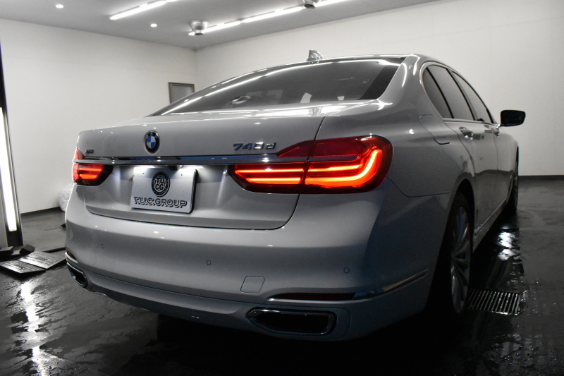 BMW 7シリーズ 740d XDrive ｴｸﾞｾﾞｸﾃｨﾌﾞ ｻﾝﾙｰﾌ BMWﾚｰｻﾞｰLED 4WD ﾘﾓｰﾄP 前席ﾏｯｻｰｼﾞ＆ﾍﾞﾝﾁﾚｰｼｮﾝ 全席ﾋｰﾀｰ付黒革 ACC HUD ﾊｰﾏﾝｶｰﾄﾞﾝ  ｼﾞｪｽﾁｬｰｺﾝﾄﾛｰﾙ対応ﾀｯﾁﾊﾟﾈﾙﾅﾋﾞ3Dﾋﾞｭｰ LCW 液晶ﾒｰﾀｰ 19AW 電動ﾄﾗﾝｸ 2年保証