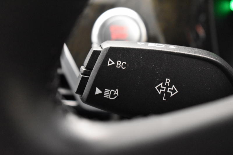 BMW 7シリーズ 740d XDrive ｴｸﾞｾﾞｸﾃｨﾌﾞ ｻﾝﾙｰﾌ BMWﾚｰｻﾞｰLED 4WD ﾘﾓｰﾄP 前席ﾏｯｻｰｼﾞ＆ﾍﾞﾝﾁﾚｰｼｮﾝ 全席ﾋｰﾀｰ付黒革 ACC HUD ﾊｰﾏﾝｶｰﾄﾞﾝ  ｼﾞｪｽﾁｬｰｺﾝﾄﾛｰﾙ対応ﾀｯﾁﾊﾟﾈﾙﾅﾋﾞ3Dﾋﾞｭｰ LCW 液晶ﾒｰﾀｰ 19AW 電動ﾄﾗﾝｸ 2年保証