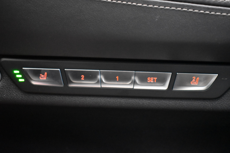 BMW 7シリーズ 740d XDrive ｴｸﾞｾﾞｸﾃｨﾌﾞ ｻﾝﾙｰﾌ BMWﾚｰｻﾞｰLED 4WD ﾘﾓｰﾄP 前席ﾏｯｻｰｼﾞ＆ﾍﾞﾝﾁﾚｰｼｮﾝ 全席ﾋｰﾀｰ付黒革 ACC HUD ﾊｰﾏﾝｶｰﾄﾞﾝ  ｼﾞｪｽﾁｬｰｺﾝﾄﾛｰﾙ対応ﾀｯﾁﾊﾟﾈﾙﾅﾋﾞ3Dﾋﾞｭｰ LCW 液晶ﾒｰﾀｰ 19AW 電動ﾄﾗﾝｸ 2年保証