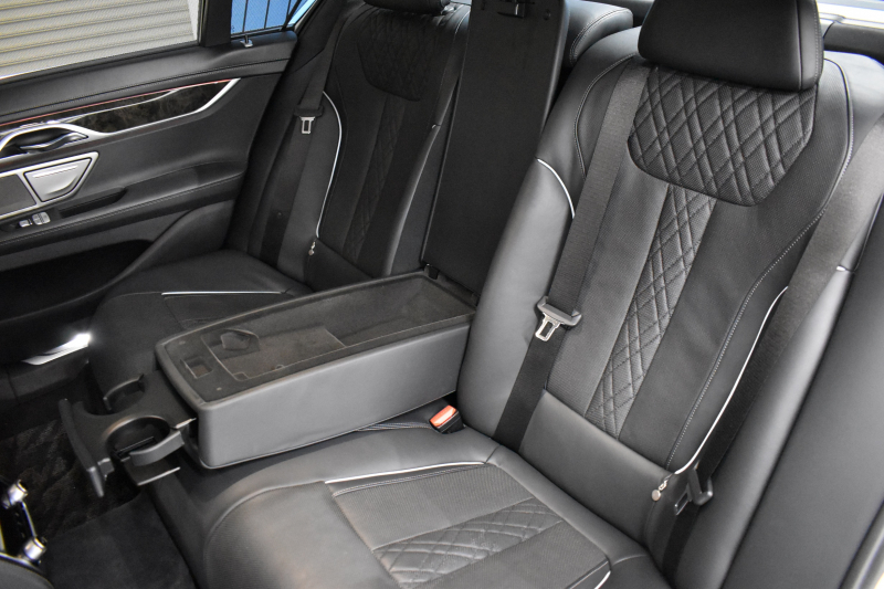 BMW 7シリーズ 740d XDrive ｴｸﾞｾﾞｸﾃｨﾌﾞ ｻﾝﾙｰﾌ BMWﾚｰｻﾞｰLED 4WD ﾘﾓｰﾄP 前席ﾏｯｻｰｼﾞ＆ﾍﾞﾝﾁﾚｰｼｮﾝ 全席ﾋｰﾀｰ付黒革 ACC HUD ﾊｰﾏﾝｶｰﾄﾞﾝ  ｼﾞｪｽﾁｬｰｺﾝﾄﾛｰﾙ対応ﾀｯﾁﾊﾟﾈﾙﾅﾋﾞ3Dﾋﾞｭｰ LCW 液晶ﾒｰﾀｰ 19AW 電動ﾄﾗﾝｸ 2年保証