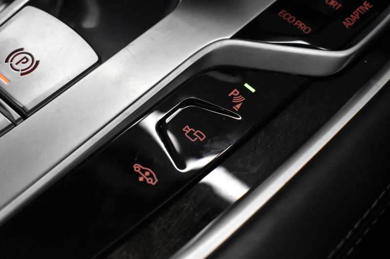 BMW 7シリーズ 740d XDrive ｴｸﾞｾﾞｸﾃｨﾌﾞ ｻﾝﾙｰﾌ BMWﾚｰｻﾞｰLED 4WD ﾘﾓｰﾄP 前席ﾏｯｻｰｼﾞ＆ﾍﾞﾝﾁﾚｰｼｮﾝ 全席ﾋｰﾀｰ付黒革 ACC HUD ﾊｰﾏﾝｶｰﾄﾞﾝ  ｼﾞｪｽﾁｬｰｺﾝﾄﾛｰﾙ対応ﾀｯﾁﾊﾟﾈﾙﾅﾋﾞ3Dﾋﾞｭｰ LCW 液晶ﾒｰﾀｰ 19AW 電動ﾄﾗﾝｸ 2年保証