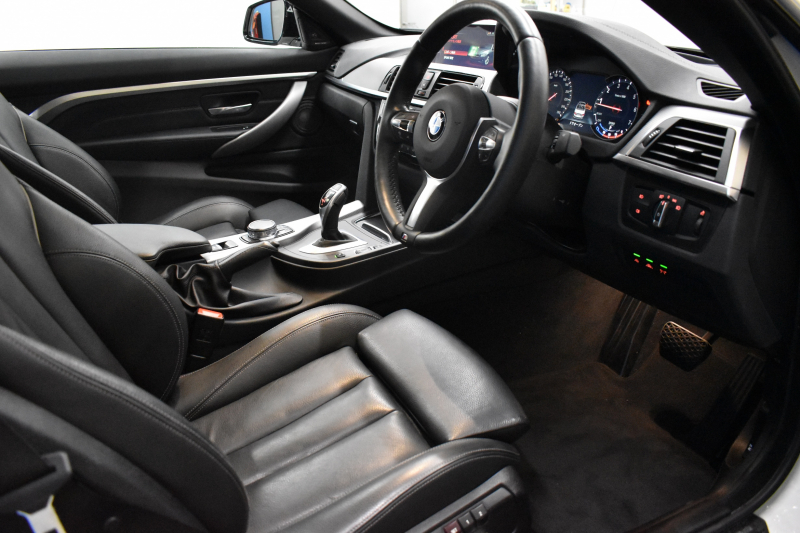 BMW 4シリーズ 440i ｶﾌﾞﾘｵﾚ Mｽﾎﾟｰﾂ LCI後期 ﾍｷｻｺﾞﾅﾙLEDﾍｯﾄﾞﾗｲﾄ&ﾃｰﾙ 追従ACC HUD 直6ﾀｰﾎﾞ ﾋｰﾀｰ付黒革 液晶ﾒｰﾀｰ harman/kardon 車線変更&逸脱&歩行者&衝突警告 衝突軽減B 19AW ﾀｯﾁﾊﾟﾈﾙHDDﾅﾋﾞ ﾌﾙｾｸﾞBｶﾒﾗ 1ｵｰﾅｰ 2年保証