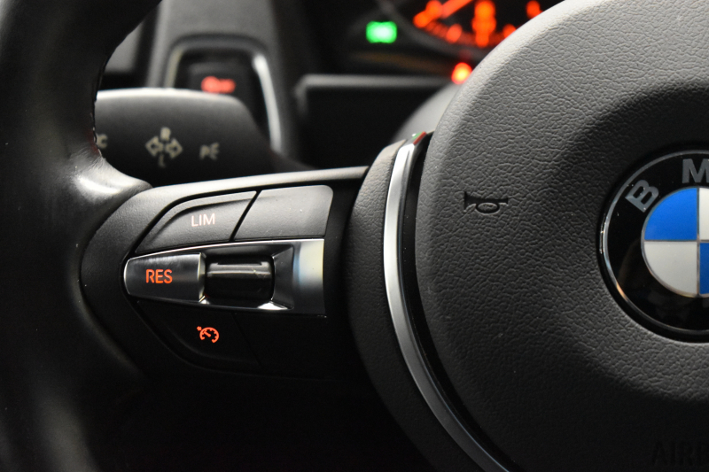 BMW 2シリーズ M235i 6速MT 直6ﾀｰﾎﾞ 326馬力 可変Mｻｽ 18AW ﾋｰﾀｰ付黒革 ﾀｯﾁﾊﾟｯﾄﾞ式iﾄﾞﾗｲﾌﾞHDDﾅﾋﾞBｶﾒﾗ ﾘｱPDC harman/kardon 大型ﾌﾞﾚｰｷｼｽﾃﾑ 車線逸脱&歩行者警告 衝突軽減ﾌﾞﾚｰｷ ｸﾙｺﾝ ｽﾏｰﾄｷｰ LEDﾘﾝｸﾞ付ｷｾﾉﾝ 2年保証