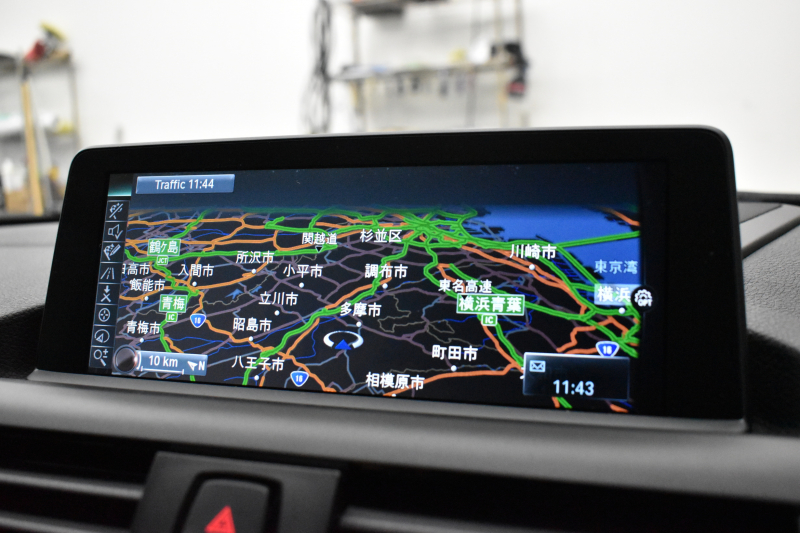 BMW 2シリーズ M235i 6速MT 直6ﾀｰﾎﾞ 326馬力 可変Mｻｽ 18AW ﾋｰﾀｰ付黒革 ﾀｯﾁﾊﾟｯﾄﾞ式iﾄﾞﾗｲﾌﾞHDDﾅﾋﾞBｶﾒﾗ ﾘｱPDC harman/kardon 大型ﾌﾞﾚｰｷｼｽﾃﾑ 車線逸脱&歩行者警告 衝突軽減ﾌﾞﾚｰｷ ｸﾙｺﾝ ｽﾏｰﾄｷｰ LEDﾘﾝｸﾞ付ｷｾﾉﾝ 2年保証