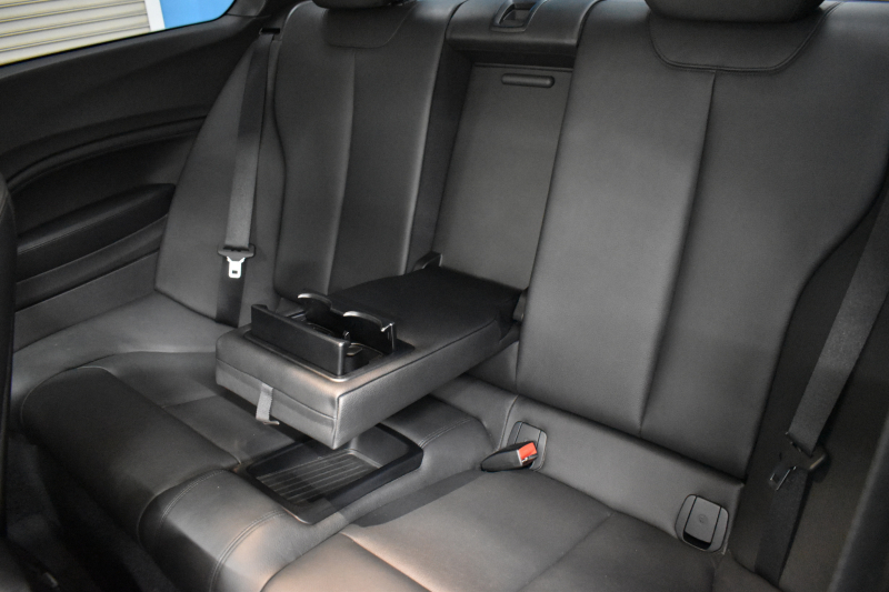 BMW 2シリーズ M235i 6速MT 直6ﾀｰﾎﾞ 326馬力 可変Mｻｽ 18AW ﾋｰﾀｰ付黒革 ﾀｯﾁﾊﾟｯﾄﾞ式iﾄﾞﾗｲﾌﾞHDDﾅﾋﾞBｶﾒﾗ ﾘｱPDC harman/kardon 大型ﾌﾞﾚｰｷｼｽﾃﾑ 車線逸脱&歩行者警告 衝突軽減ﾌﾞﾚｰｷ ｸﾙｺﾝ ｽﾏｰﾄｷｰ LEDﾘﾝｸﾞ付ｷｾﾉﾝ 2年保証