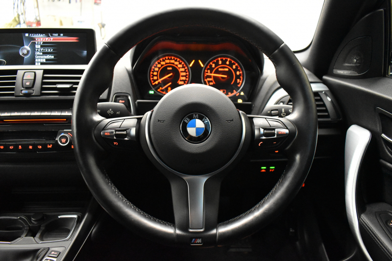 BMW 2シリーズ M235i 6速MT 直6ﾀｰﾎﾞ 326馬力 可変Mｻｽ 18AW ﾋｰﾀｰ付黒革 ﾀｯﾁﾊﾟｯﾄﾞ式iﾄﾞﾗｲﾌﾞHDDﾅﾋﾞBｶﾒﾗ ﾘｱPDC harman/kardon 大型ﾌﾞﾚｰｷｼｽﾃﾑ 車線逸脱&歩行者警告 衝突軽減ﾌﾞﾚｰｷ ｸﾙｺﾝ ｽﾏｰﾄｷｰ LEDﾘﾝｸﾞ付ｷｾﾉﾝ 2年保証