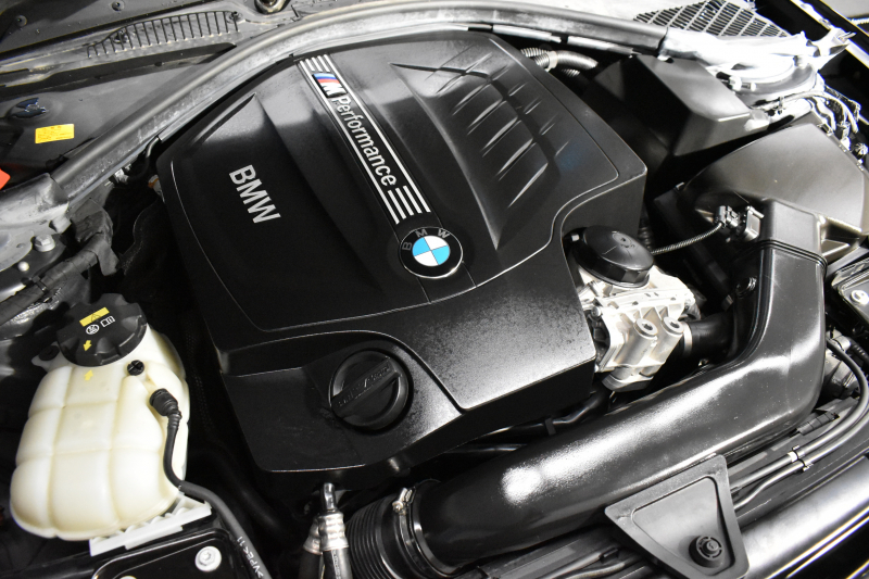 BMW 2シリーズ M235i 6速MT 直6ﾀｰﾎﾞ 326馬力 可変Mｻｽ 18AW ﾋｰﾀｰ付黒革 ﾀｯﾁﾊﾟｯﾄﾞ式iﾄﾞﾗｲﾌﾞHDDﾅﾋﾞBｶﾒﾗ ﾘｱPDC harman/kardon 大型ﾌﾞﾚｰｷｼｽﾃﾑ 車線逸脱&歩行者警告 衝突軽減ﾌﾞﾚｰｷ ｸﾙｺﾝ ｽﾏｰﾄｷｰ LEDﾘﾝｸﾞ付ｷｾﾉﾝ 2年保証