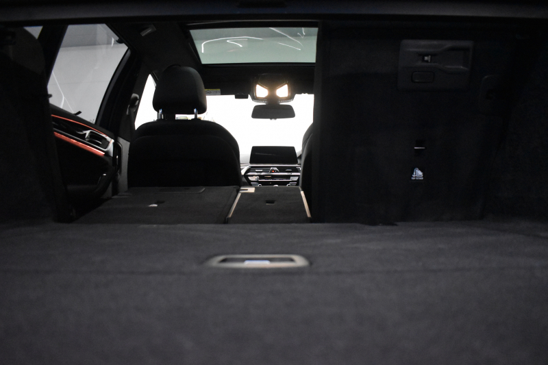 BMW 5シリーズ 530iﾂｰﾘﾝｸﾞ Mｽﾎﾟｰﾂ ｾﾚｸﾄP ﾊｲﾗｲﾝP ﾊﾟﾉﾗﾏｻﾝﾙｰﾌ  新ﾃﾞｻﾞｲﾝ液晶ﾒｰﾀｰ LEDﾍｯﾄﾞﾗｲﾄ 全席ｼｰﾄﾋｰﾀｰ 付黒革 追従ACC HUD ﾀｯﾁﾊﾟﾈﾙHDDﾅﾋﾞ 4ｿﾞｰﾝｴｱｺﾝ 3Dﾋﾞｭｰ Pｱｼｽﾄ ﾊｰﾏﾝｶｰﾄﾞﾝ 車線変更&逸脱&歩行者警告  19AW 2年保証