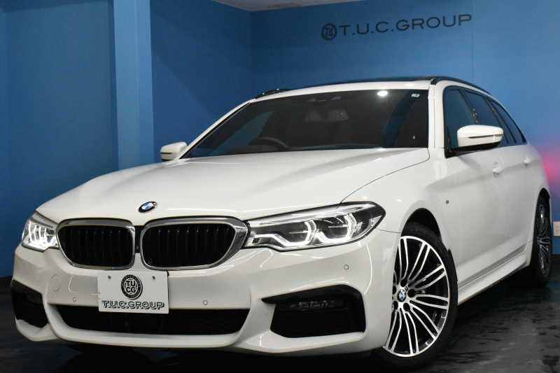 BMW 5シリーズ 530iﾂｰﾘﾝｸﾞ Mｽﾎﾟｰﾂ ｾﾚｸﾄP ﾊｲﾗｲﾝP ﾊﾟﾉﾗﾏｻﾝﾙｰﾌ  新ﾃﾞｻﾞｲﾝ液晶ﾒｰﾀｰ LEDﾍｯﾄﾞﾗｲﾄ 全席ｼｰﾄﾋｰﾀｰ 付黒革 追従ACC HUD ﾀｯﾁﾊﾟﾈﾙHDDﾅﾋﾞ 4ｿﾞｰﾝｴｱｺﾝ 3Dﾋﾞｭｰ Pｱｼｽﾄ ﾊｰﾏﾝｶｰﾄﾞﾝ 車線変更&逸脱&歩行者警告  19AW 2年保証