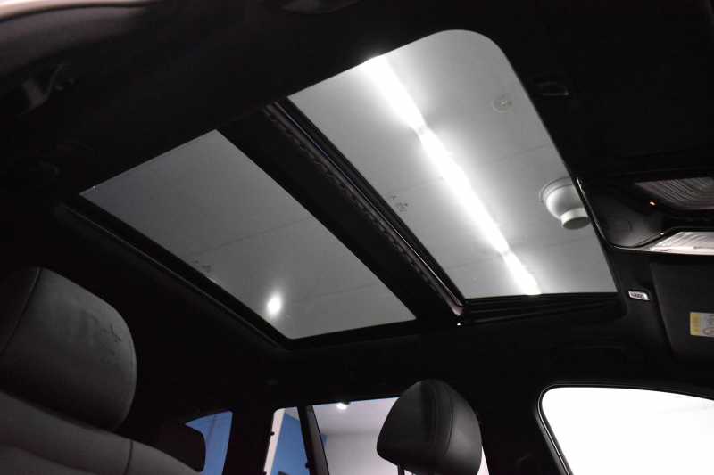 BMW 5シリーズ 530iﾂｰﾘﾝｸﾞ Mｽﾎﾟｰﾂ ｾﾚｸﾄP ﾊｲﾗｲﾝP ﾊﾟﾉﾗﾏｻﾝﾙｰﾌ  新ﾃﾞｻﾞｲﾝ液晶ﾒｰﾀｰ LEDﾍｯﾄﾞﾗｲﾄ 全席ｼｰﾄﾋｰﾀｰ 付黒革 追従ACC HUD ﾀｯﾁﾊﾟﾈﾙHDDﾅﾋﾞ 4ｿﾞｰﾝｴｱｺﾝ 3Dﾋﾞｭｰ Pｱｼｽﾄ ﾊｰﾏﾝｶｰﾄﾞﾝ 車線変更&逸脱&歩行者警告  19AW 2年保証