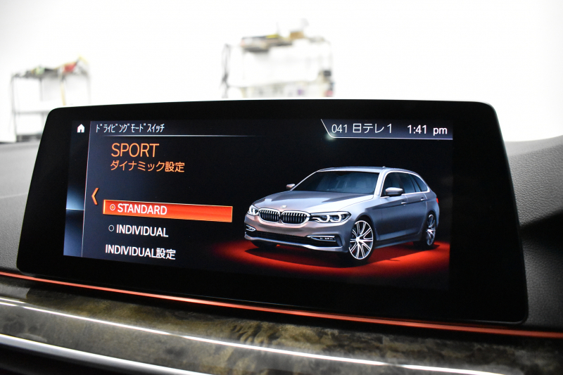 BMW 5シリーズ 530iﾂｰﾘﾝｸﾞ Mｽﾎﾟｰﾂ ｾﾚｸﾄP ﾊｲﾗｲﾝP ﾊﾟﾉﾗﾏｻﾝﾙｰﾌ  新ﾃﾞｻﾞｲﾝ液晶ﾒｰﾀｰ LEDﾍｯﾄﾞﾗｲﾄ 全席ｼｰﾄﾋｰﾀｰ 付黒革 追従ACC HUD ﾀｯﾁﾊﾟﾈﾙHDDﾅﾋﾞ 4ｿﾞｰﾝｴｱｺﾝ 3Dﾋﾞｭｰ Pｱｼｽﾄ ﾊｰﾏﾝｶｰﾄﾞﾝ 車線変更&逸脱&歩行者警告  19AW 2年保証