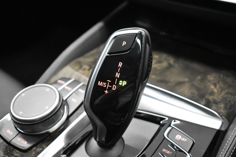 BMW 5シリーズ 530iﾂｰﾘﾝｸﾞ Mｽﾎﾟｰﾂ ｾﾚｸﾄP ﾊｲﾗｲﾝP ﾊﾟﾉﾗﾏｻﾝﾙｰﾌ  新ﾃﾞｻﾞｲﾝ液晶ﾒｰﾀｰ LEDﾍｯﾄﾞﾗｲﾄ 全席ｼｰﾄﾋｰﾀｰ 付黒革 追従ACC HUD ﾀｯﾁﾊﾟﾈﾙHDDﾅﾋﾞ 4ｿﾞｰﾝｴｱｺﾝ 3Dﾋﾞｭｰ Pｱｼｽﾄ ﾊｰﾏﾝｶｰﾄﾞﾝ 車線変更&逸脱&歩行者警告  19AW 2年保証