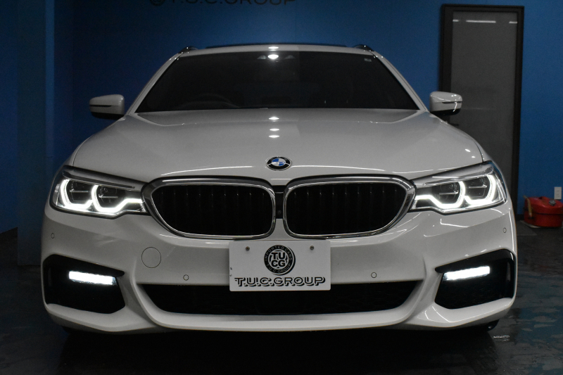 BMW 5シリーズ 530iﾂｰﾘﾝｸﾞ Mｽﾎﾟｰﾂ ｾﾚｸﾄP ﾊｲﾗｲﾝP ﾊﾟﾉﾗﾏｻﾝﾙｰﾌ  新ﾃﾞｻﾞｲﾝ液晶ﾒｰﾀｰ LEDﾍｯﾄﾞﾗｲﾄ 全席ｼｰﾄﾋｰﾀｰ 付黒革 追従ACC HUD ﾀｯﾁﾊﾟﾈﾙHDDﾅﾋﾞ 4ｿﾞｰﾝｴｱｺﾝ 3Dﾋﾞｭｰ Pｱｼｽﾄ ﾊｰﾏﾝｶｰﾄﾞﾝ 車線変更&逸脱&歩行者警告  19AW 2年保証