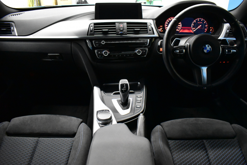 BMW 4シリーズ 420i ｸﾞﾗﾝｸｰﾍﾟ Mｽﾎﾟｰﾂ  LCI後期 追従ACC ﾍｷｻｺﾞﾅﾙLEDﾍｯﾄﾞﾗｲﾄ&ﾃｰﾙ ﾋｰﾀｰ付ｱﾙｶﾝﾀｰﾗ電動ｽﾎﾟｰﾂｼｰﾄ ﾀｯﾁﾊﾟﾈﾙ式iﾄﾞﾗｲﾌﾞHDDﾅﾋﾞ Bｶﾒﾗ 前後PDC ﾌﾙｾｸﾞ 車線変更&逸脱&歩行者警告 衝突軽減ﾌﾞﾚｰｷ ｼﾙﾊﾞｰｲﾝﾃﾘｱ 18AW 電動Rｹﾞｰﾄ 2年保証