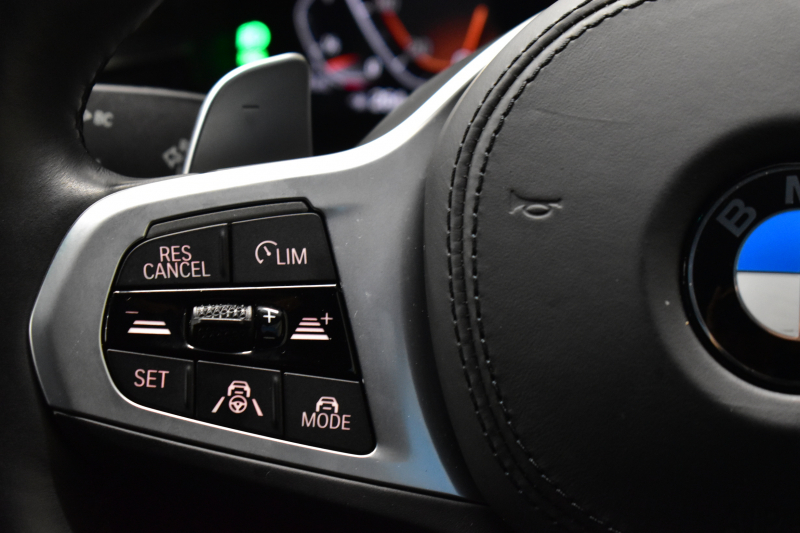 BMW 5シリーズ 523d Xﾄﾞﾗｲﾌﾞ Mｽﾎﾟｰﾂ R7年3月迄新車保証 LCI後期 4WD 新ﾃﾞｻﾞｲﾝｱﾀﾞﾌﾟﾃｨﾌﾞLEDﾍｯﾄﾞﾗｲﾄ ﾋｰﾀｰ付黒革 ｱﾀﾞﾌﾟﾃｨﾌﾞｻｽﾍﾟﾝｼｮﾝ BMWﾗｲﾌﾞｺｸﾋﾟｯﾄ 追従ACC HUD LCW ﾌﾙｾｸﾞ 3Dﾋﾞｭｰ ｽﾃｱﾘﾝｸﾞｻﾎﾟｰﾄ Pｱｼｽﾄﾌﾟﾗｽ 電動ﾄﾗﾝｸ ｽﾏｰﾄｷｰ 2年保証