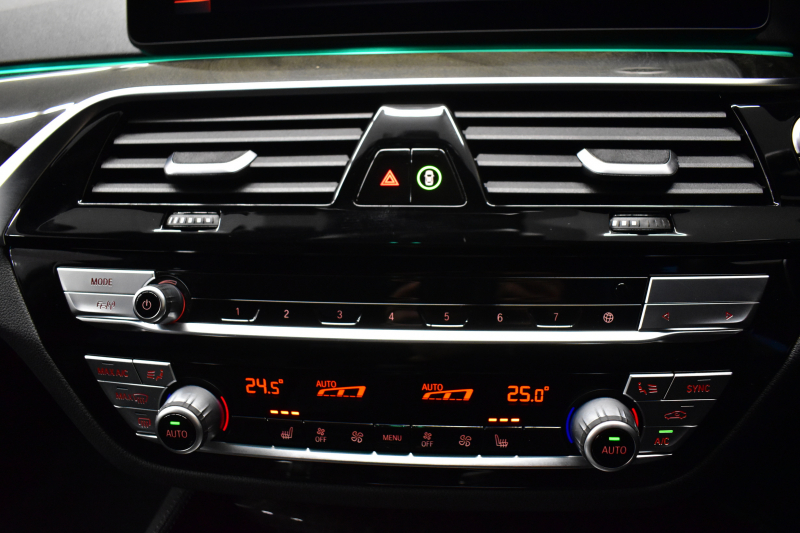 BMW 5シリーズ 523d Xﾄﾞﾗｲﾌﾞ Mｽﾎﾟｰﾂ R7年3月迄新車保証 LCI後期 4WD 新ﾃﾞｻﾞｲﾝｱﾀﾞﾌﾟﾃｨﾌﾞLEDﾍｯﾄﾞﾗｲﾄ ﾋｰﾀｰ付黒革 ｱﾀﾞﾌﾟﾃｨﾌﾞｻｽﾍﾟﾝｼｮﾝ BMWﾗｲﾌﾞｺｸﾋﾟｯﾄ 追従ACC HUD LCW ﾌﾙｾｸﾞ 3Dﾋﾞｭｰ ｽﾃｱﾘﾝｸﾞｻﾎﾟｰﾄ Pｱｼｽﾄﾌﾟﾗｽ 電動ﾄﾗﾝｸ ｽﾏｰﾄｷｰ 2年保証