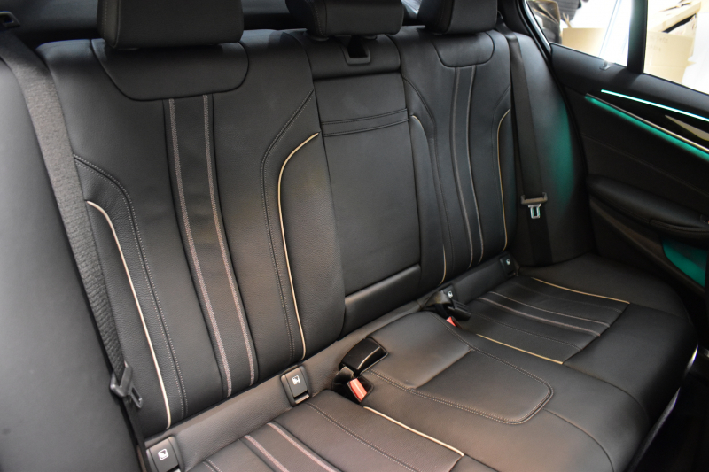 BMW 5シリーズ 523d Xﾄﾞﾗｲﾌﾞ Mｽﾎﾟｰﾂ R7年3月迄新車保証 LCI後期 4WD 新ﾃﾞｻﾞｲﾝｱﾀﾞﾌﾟﾃｨﾌﾞLEDﾍｯﾄﾞﾗｲﾄ ﾋｰﾀｰ付黒革 ｱﾀﾞﾌﾟﾃｨﾌﾞｻｽﾍﾟﾝｼｮﾝ BMWﾗｲﾌﾞｺｸﾋﾟｯﾄ 追従ACC HUD LCW ﾌﾙｾｸﾞ 3Dﾋﾞｭｰ ｽﾃｱﾘﾝｸﾞｻﾎﾟｰﾄ Pｱｼｽﾄﾌﾟﾗｽ 電動ﾄﾗﾝｸ ｽﾏｰﾄｷｰ 2年保証