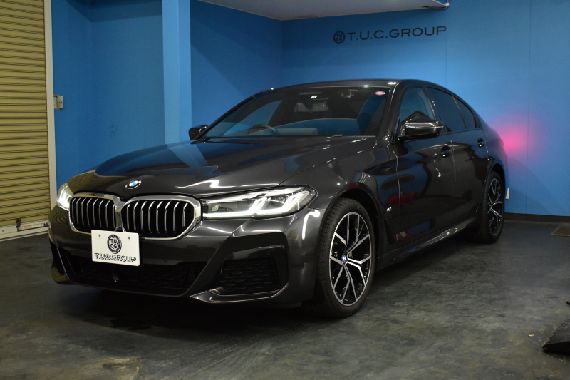 BMW 5シリーズ 523d Xﾄﾞﾗｲﾌﾞ Mｽﾎﾟｰﾂ R7年3月迄新車保証 LCI後期 4WD 新ﾃﾞｻﾞｲﾝｱﾀﾞﾌﾟﾃｨﾌﾞLEDﾍｯﾄﾞﾗｲﾄ ﾋｰﾀｰ付黒革 ｱﾀﾞﾌﾟﾃｨﾌﾞｻｽﾍﾟﾝｼｮﾝ BMWﾗｲﾌﾞｺｸﾋﾟｯﾄ 追従ACC HUD LCW ﾌﾙｾｸﾞ 3Dﾋﾞｭｰ ｽﾃｱﾘﾝｸﾞｻﾎﾟｰﾄ Pｱｼｽﾄﾌﾟﾗｽ 電動ﾄﾗﾝｸ ｽﾏｰﾄｷｰ 2年保証
