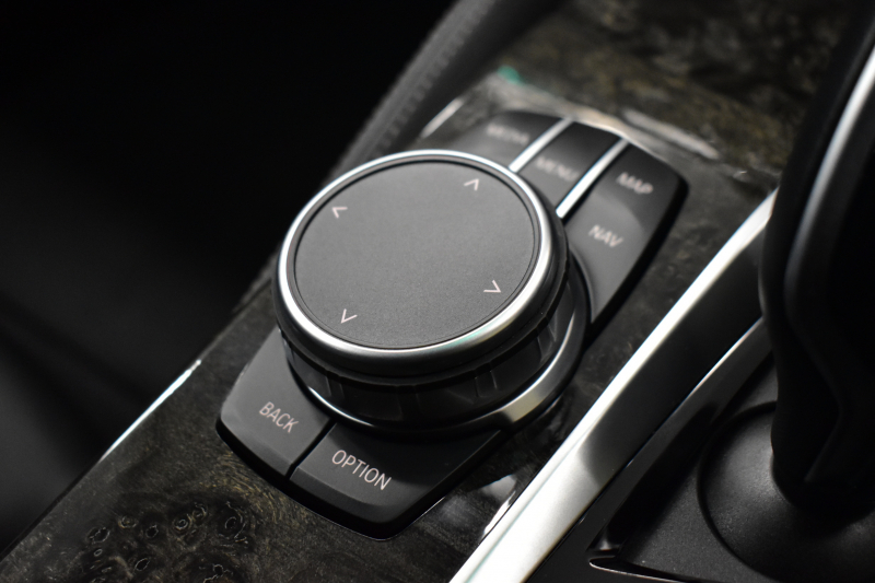 BMW 5シリーズ 523d Xﾄﾞﾗｲﾌﾞ Mｽﾎﾟｰﾂ R7年3月迄新車保証 LCI後期 4WD 新ﾃﾞｻﾞｲﾝｱﾀﾞﾌﾟﾃｨﾌﾞLEDﾍｯﾄﾞﾗｲﾄ ﾋｰﾀｰ付黒革 ｱﾀﾞﾌﾟﾃｨﾌﾞｻｽﾍﾟﾝｼｮﾝ BMWﾗｲﾌﾞｺｸﾋﾟｯﾄ 追従ACC HUD LCW ﾌﾙｾｸﾞ 3Dﾋﾞｭｰ ｽﾃｱﾘﾝｸﾞｻﾎﾟｰﾄ Pｱｼｽﾄﾌﾟﾗｽ 電動ﾄﾗﾝｸ ｽﾏｰﾄｷｰ 2年保証