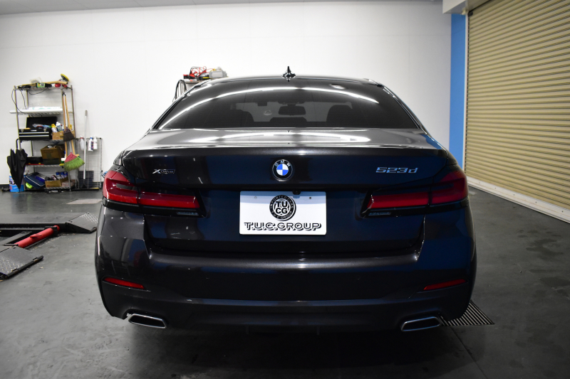 BMW 5シリーズ 523d Xﾄﾞﾗｲﾌﾞ Mｽﾎﾟｰﾂ R7年3月迄新車保証 LCI後期 4WD 新ﾃﾞｻﾞｲﾝｱﾀﾞﾌﾟﾃｨﾌﾞLEDﾍｯﾄﾞﾗｲﾄ ﾋｰﾀｰ付黒革 ｱﾀﾞﾌﾟﾃｨﾌﾞｻｽﾍﾟﾝｼｮﾝ BMWﾗｲﾌﾞｺｸﾋﾟｯﾄ 追従ACC HUD LCW ﾌﾙｾｸﾞ 3Dﾋﾞｭｰ ｽﾃｱﾘﾝｸﾞｻﾎﾟｰﾄ Pｱｼｽﾄﾌﾟﾗｽ 電動ﾄﾗﾝｸ ｽﾏｰﾄｷｰ 2年保証