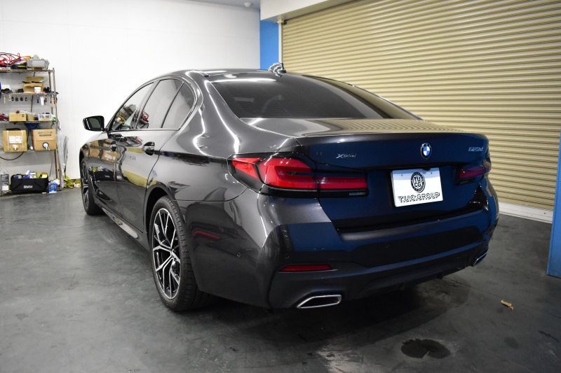 BMW 5シリーズ 523d Xﾄﾞﾗｲﾌﾞ Mｽﾎﾟｰﾂ R7年3月迄新車保証 LCI後期 4WD 新ﾃﾞｻﾞｲﾝｱﾀﾞﾌﾟﾃｨﾌﾞLEDﾍｯﾄﾞﾗｲﾄ ﾋｰﾀｰ付黒革 ｱﾀﾞﾌﾟﾃｨﾌﾞｻｽﾍﾟﾝｼｮﾝ BMWﾗｲﾌﾞｺｸﾋﾟｯﾄ 追従ACC HUD LCW ﾌﾙｾｸﾞ 3Dﾋﾞｭｰ ｽﾃｱﾘﾝｸﾞｻﾎﾟｰﾄ Pｱｼｽﾄﾌﾟﾗｽ 電動ﾄﾗﾝｸ ｽﾏｰﾄｷｰ 2年保証